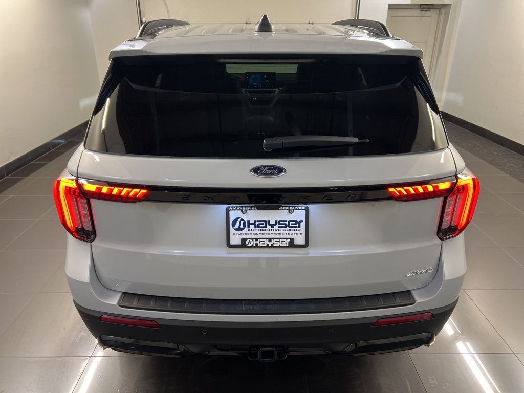 New 2026 Ford Explorer ST-Line w/ ST-Line Street Pack image 5