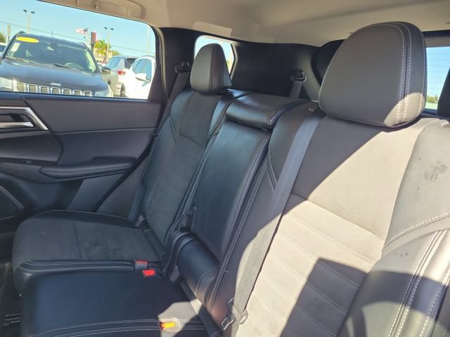 Used 2024 Mitsubishi Outlander SE FWD image 14
