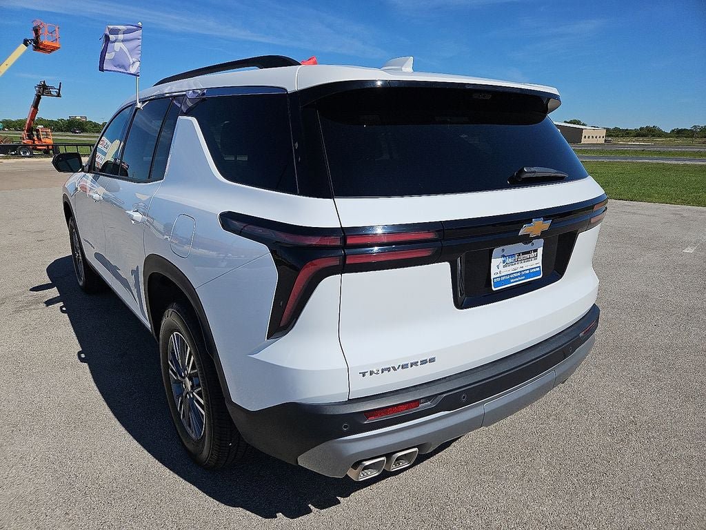 Used 2026 Chevrolet Traverse LT w/ Driver Confidence Package FWD image 5