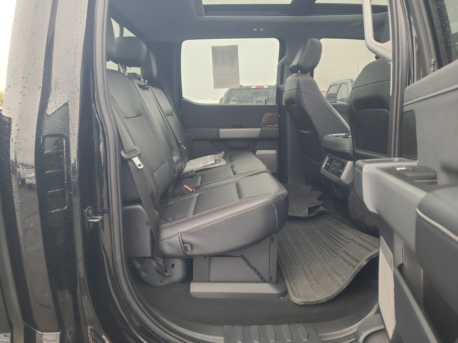 Used 2024 Ford F250 Lariat w/ Lariat Ultimate Package AWD/4WD image 18