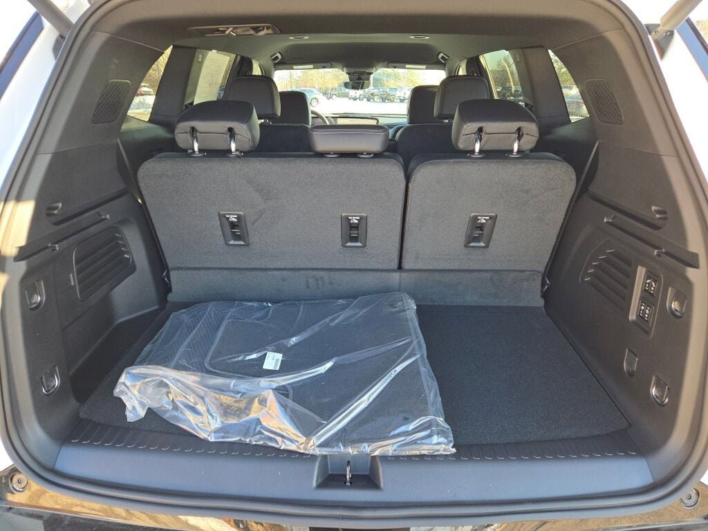 New 2026 Buick Enclave Sport Touring image 18