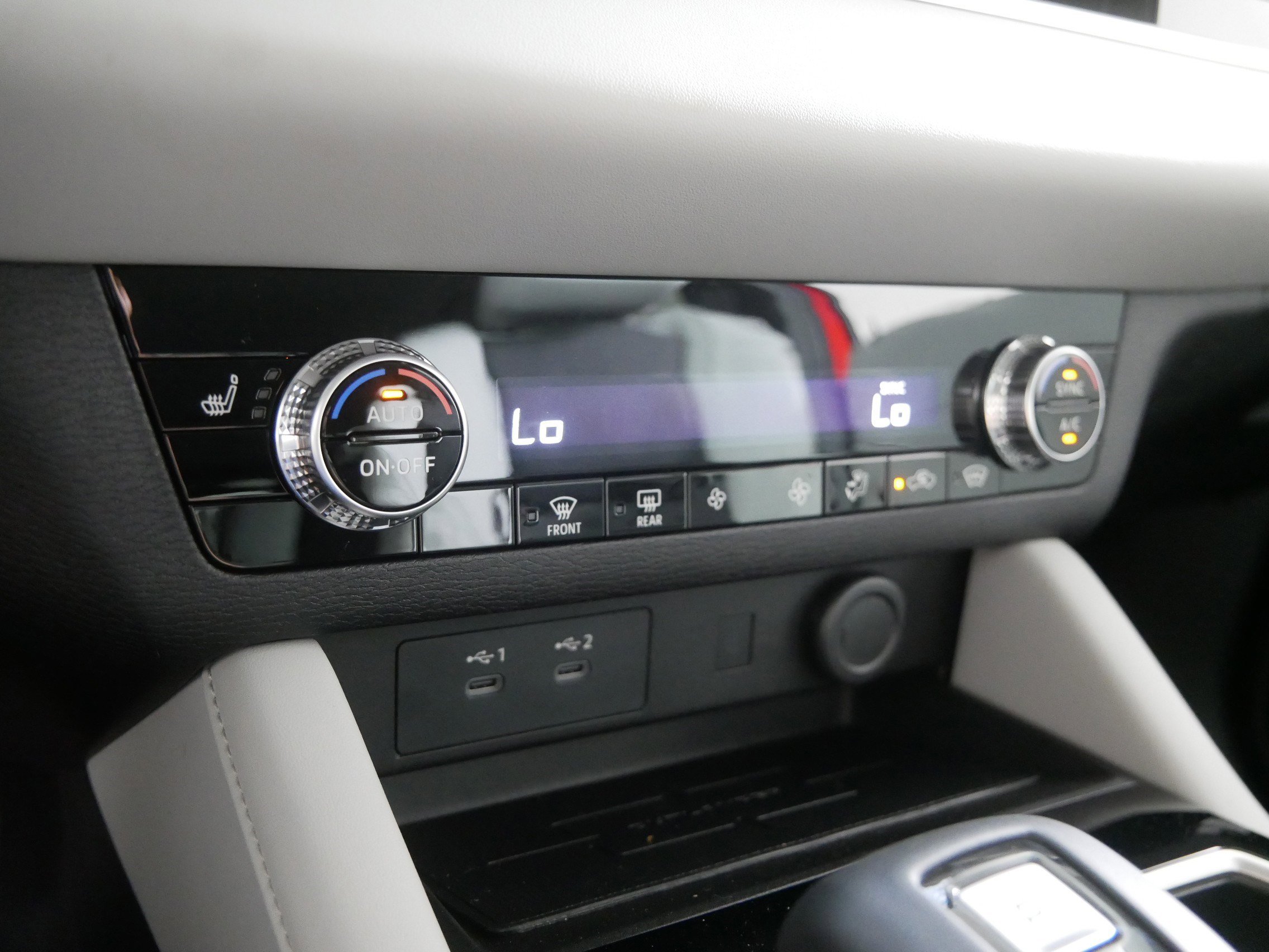 New 2025 Mitsubishi Outlander SE image 7