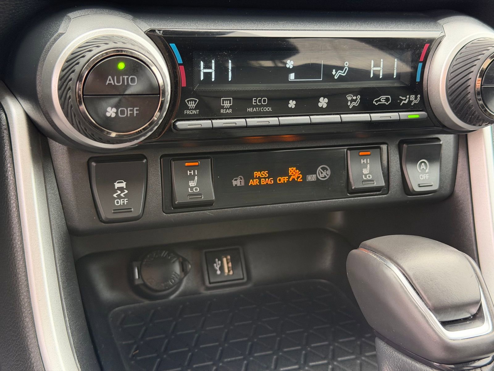 Used 2024 Toyota RAV4 XLE Premium w/ Weather Package image 27