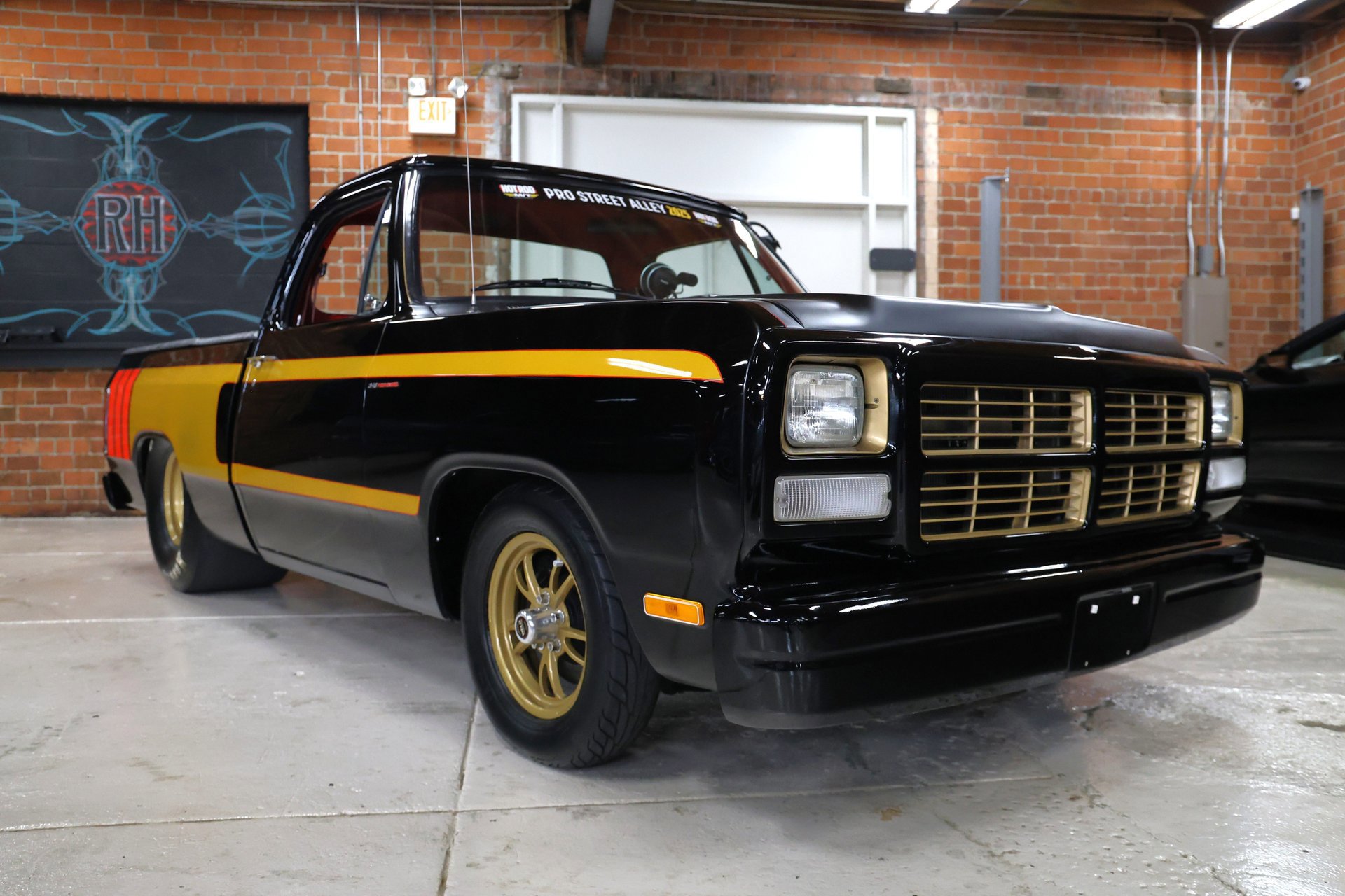 Used 1992 Dodge D/W Truck 150 image 14