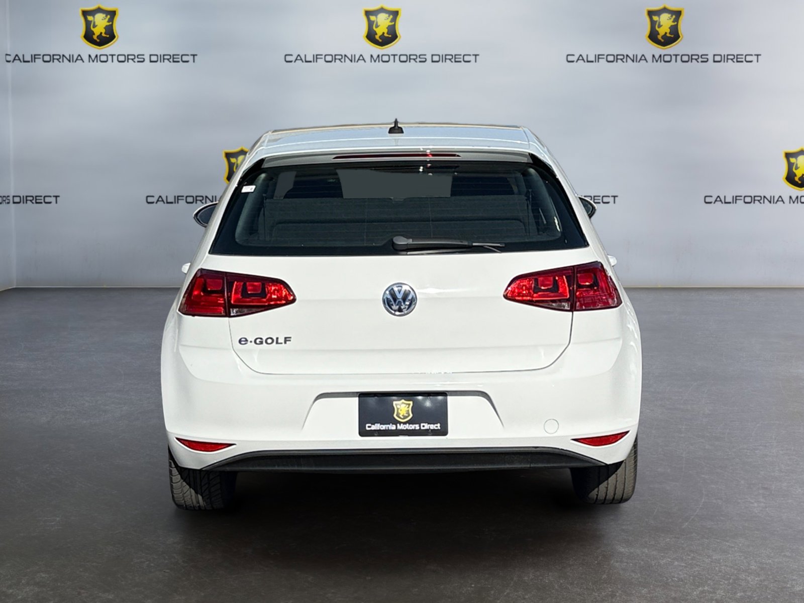 Used 2016 Volkswagen e-Golf SE w/ DC Fast Charging Package image 4