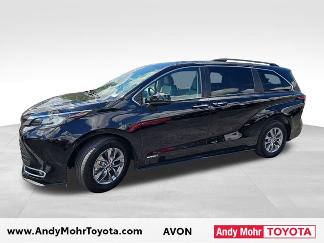 Used 2021 Toyota Sienna XLE w/ XLE Plus Package FWD image 4
