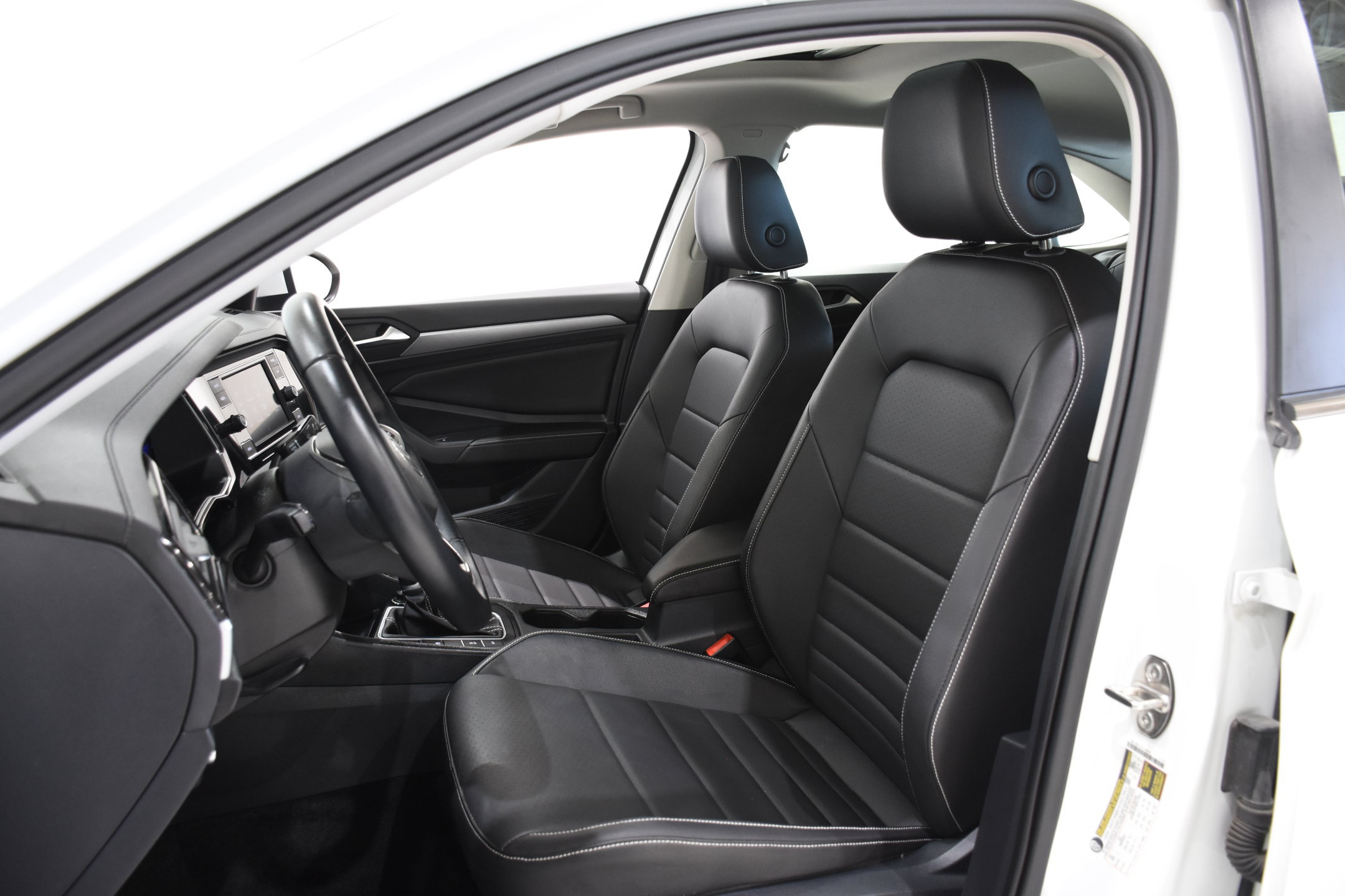 Used 2023 Volkswagen Jetta SE FWD image 26