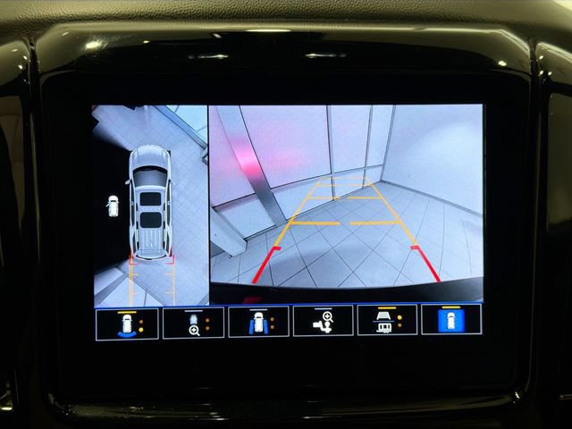 Used 2023 Chevrolet Traverse Premier AWD/4WD image 13