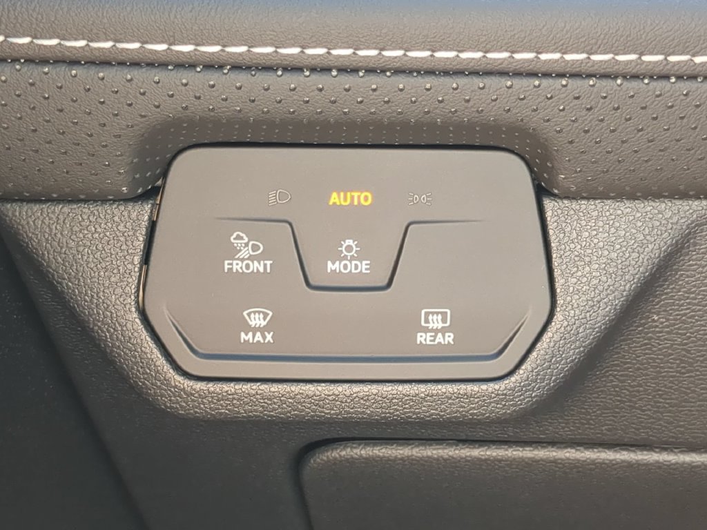 New 2026 Volkswagen Atlas SE FWD image 28