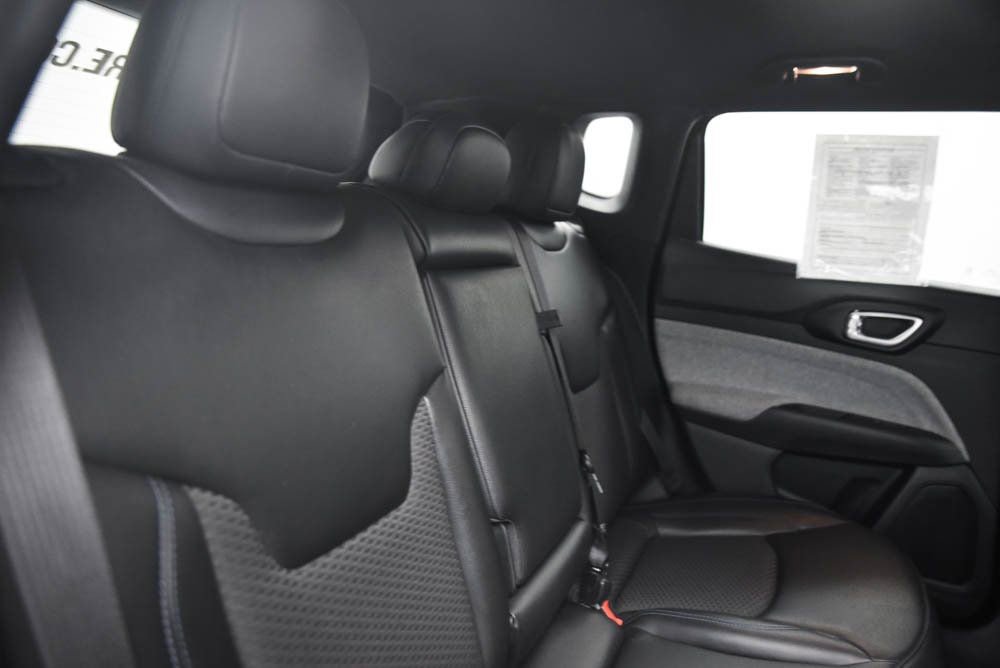 Used 2023 Jeep Compass Latitude image 15