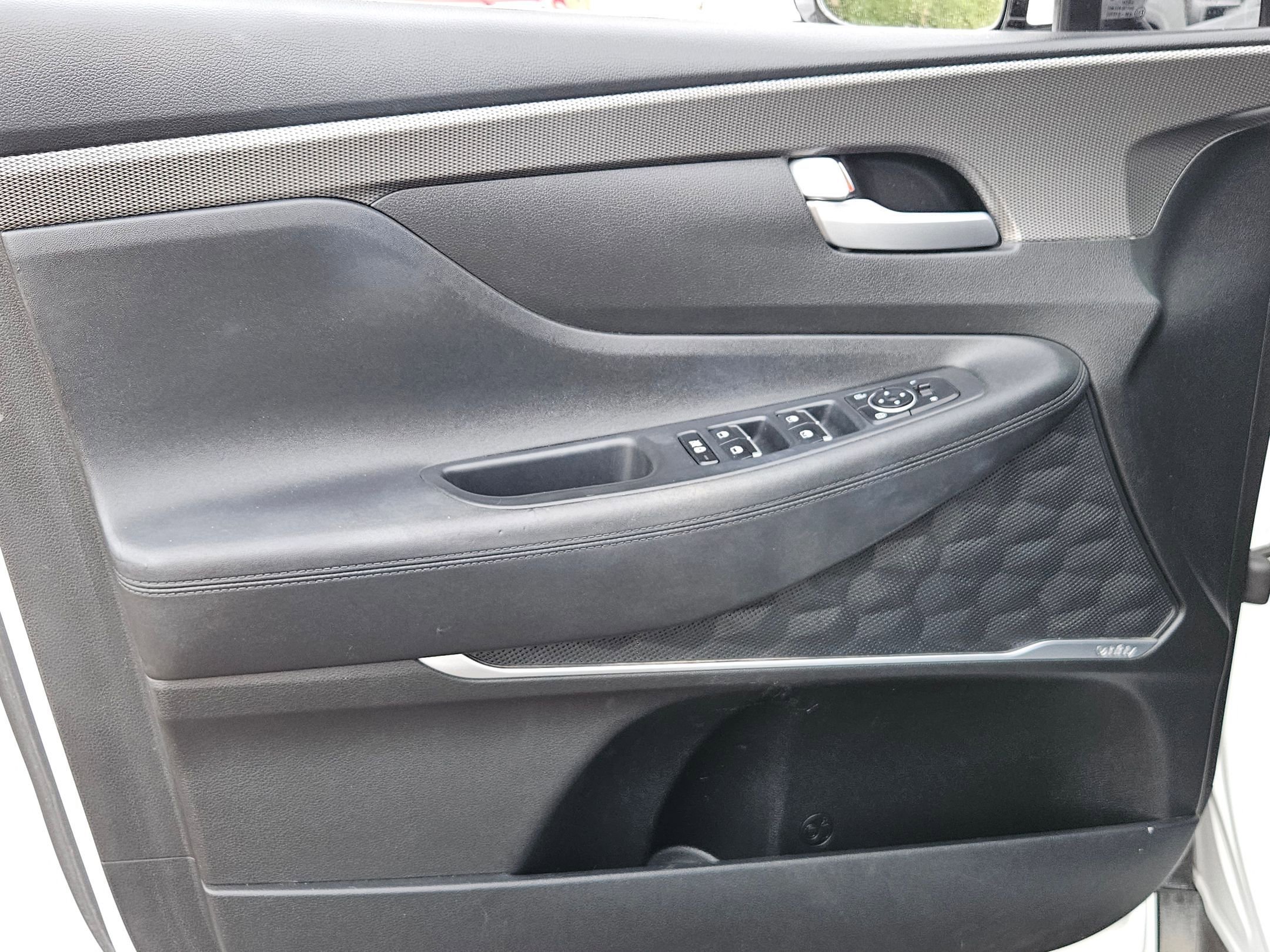 Used 2020 Hyundai Santa Fe SEL w/ Convenience Package FWD image 11
