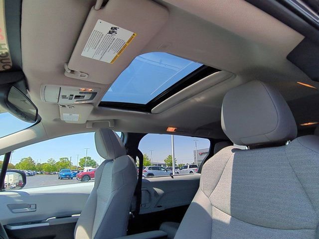 Certified 2025 Toyota Sienna LE w/ LE Plus Package AWD/4WD image 10