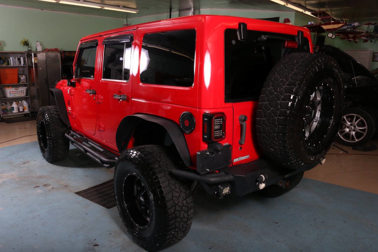 Used 2015 Jeep Wrangler Unlimited Sahara AWD/4WD image 45