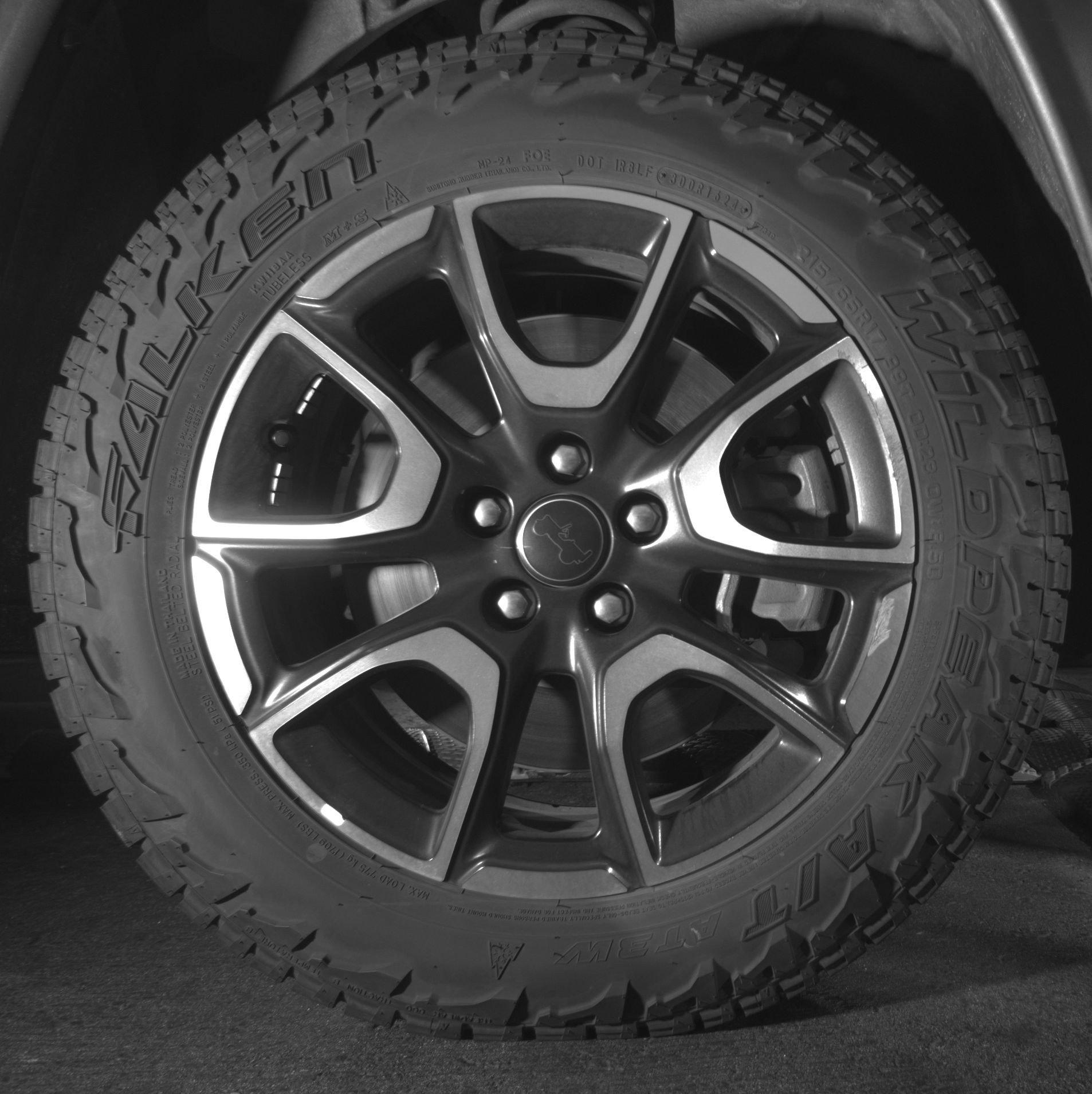 Used 2025 Jeep Compass Trailhawk image 13