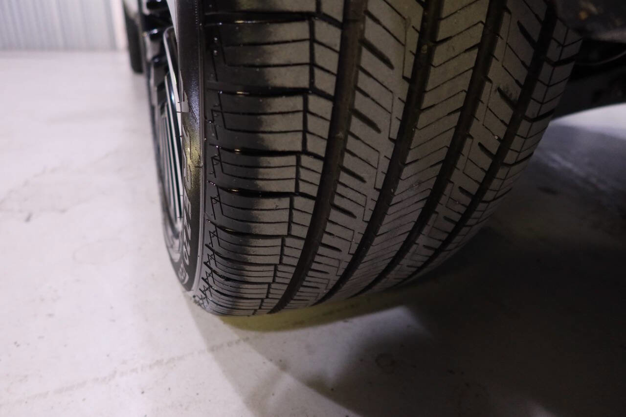 Used 2020 Lincoln Navigator Black Label w/ Cargo Convenience Package image 44