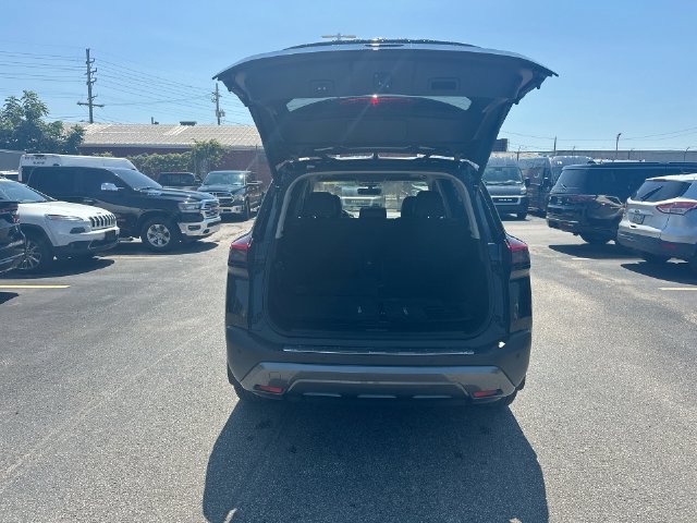 Used 2023 Nissan Rogue SL AWD/4WD image 25