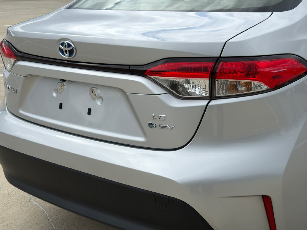 Used 2025 Toyota Corolla LE FWD image 5