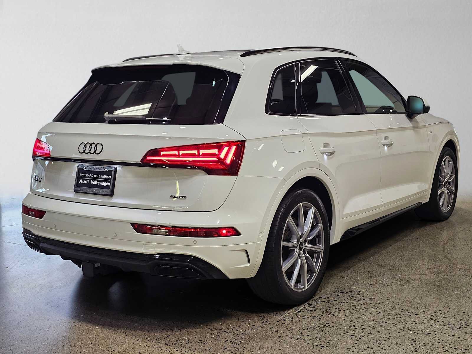 Used 2023 Audi Q5 e Prestige w/ Prestige Package AWD/4WD image 3