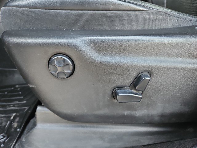 Used 2012 Jeep Grand Cherokee Limited w/ Luxury Group II image 12