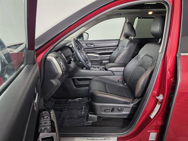 Used 2024 Nissan Pathfinder Platinum w/ Lighting Package (N93) image 31
