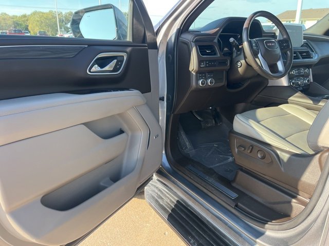 Used 2021 GMC Yukon SLT w/ SLT Premium Package image 11