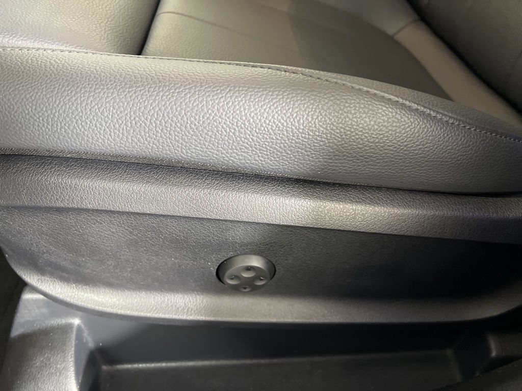 Certified 2026 Mercedes-Benz GLB 250 4MATIC image 4