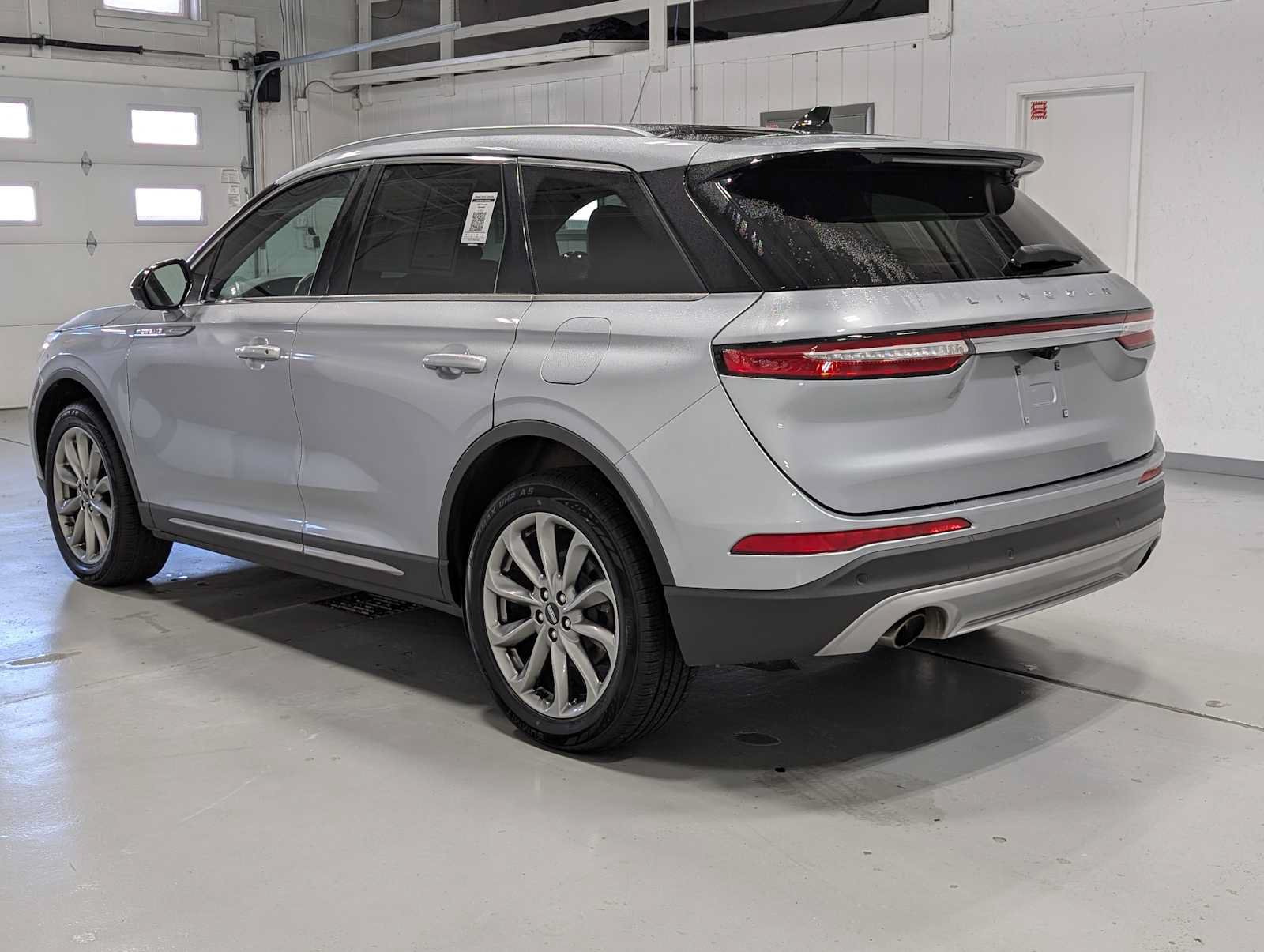 Used 2022 Lincoln Corsair AWD w/ Premium Package image 10