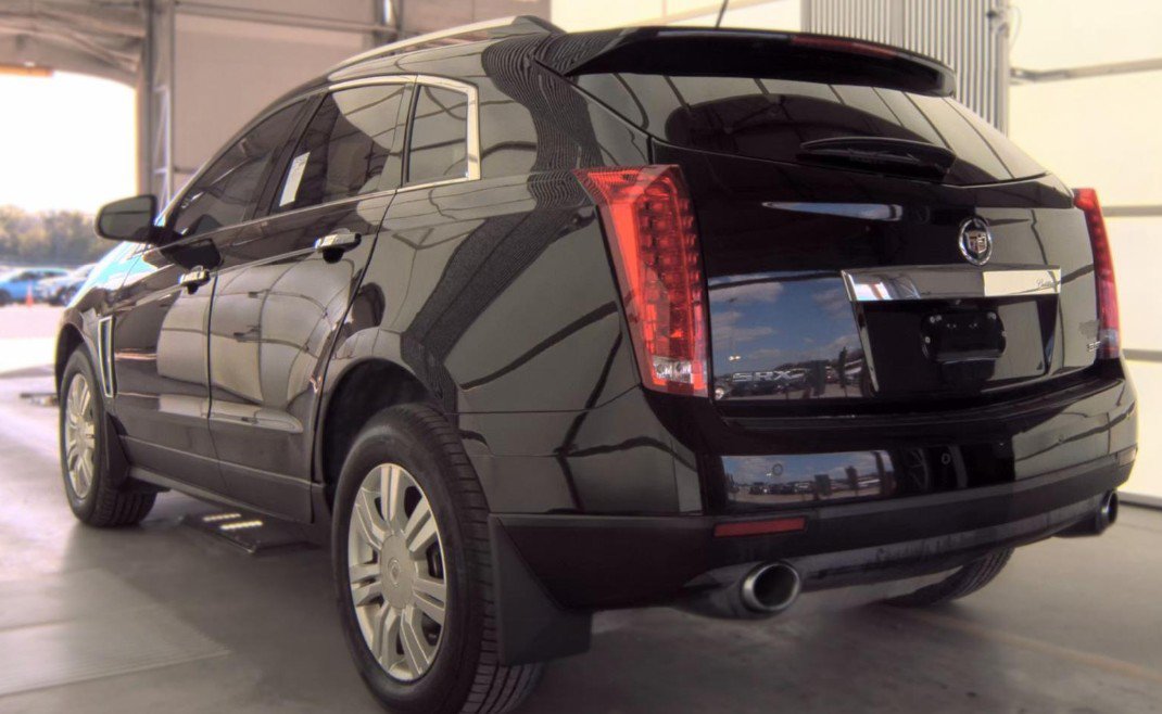 Used 2016 Cadillac SRX Luxury w/ Driver Awareness Package FWD image 2