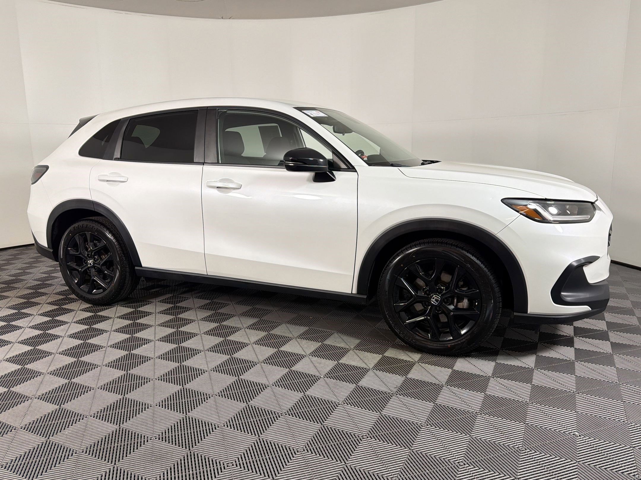 Used 2023 Honda HR-V Sport image 7