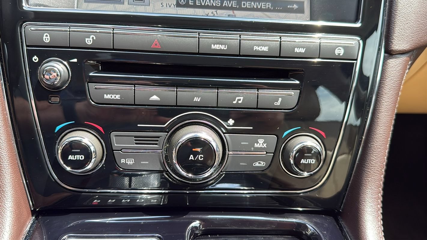 Used 2015 Jaguar XJ AWD image 25