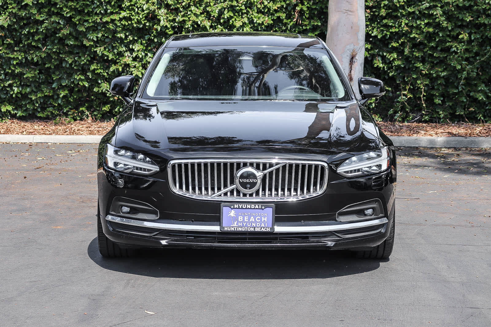 Used 2023 Volvo S90 B6 Plus AWD/4WD image 2