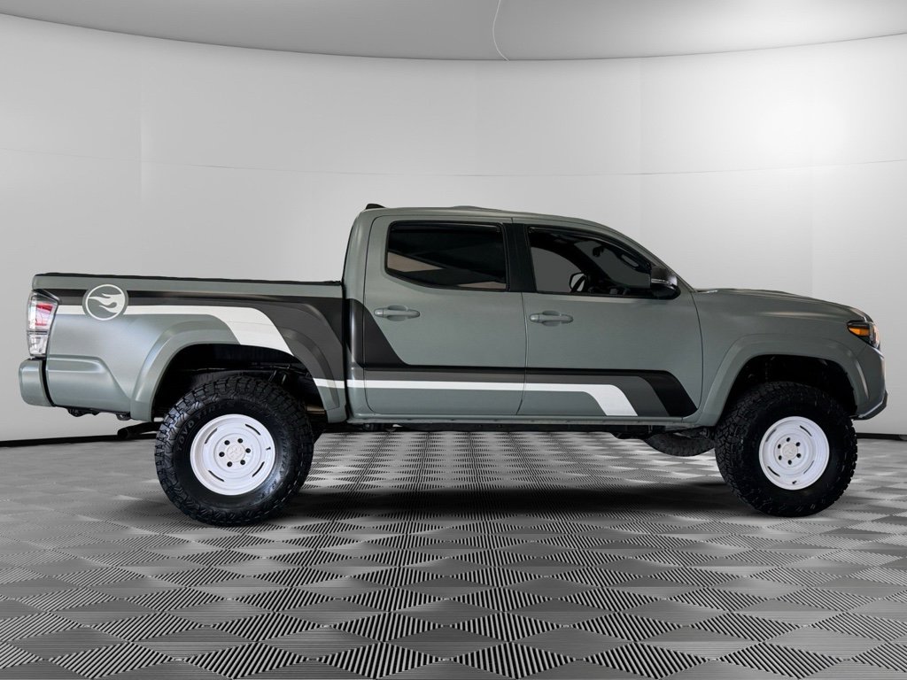 Used 2022 Toyota Tacoma TRD Sport w/ Technology Package image 8
