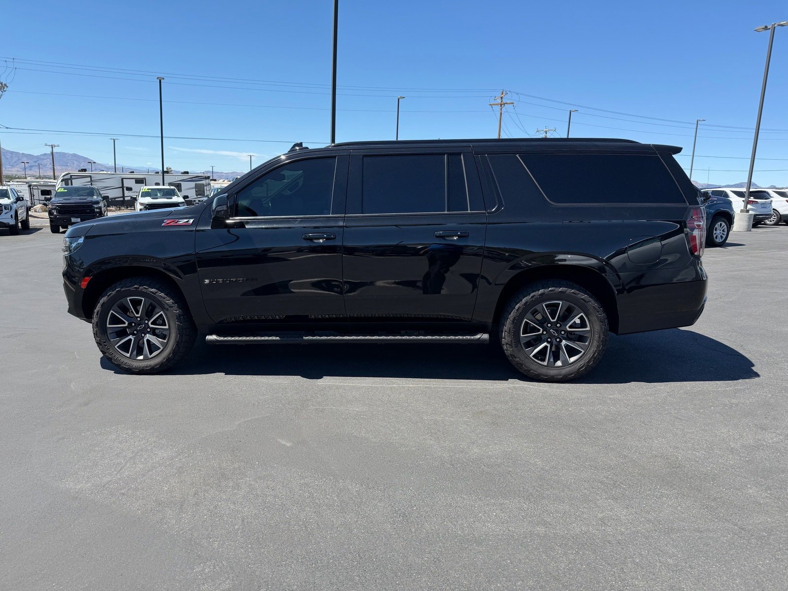 Used 2022 Chevrolet Suburban Z71 w/ Luxury Package AWD/4WD image 6