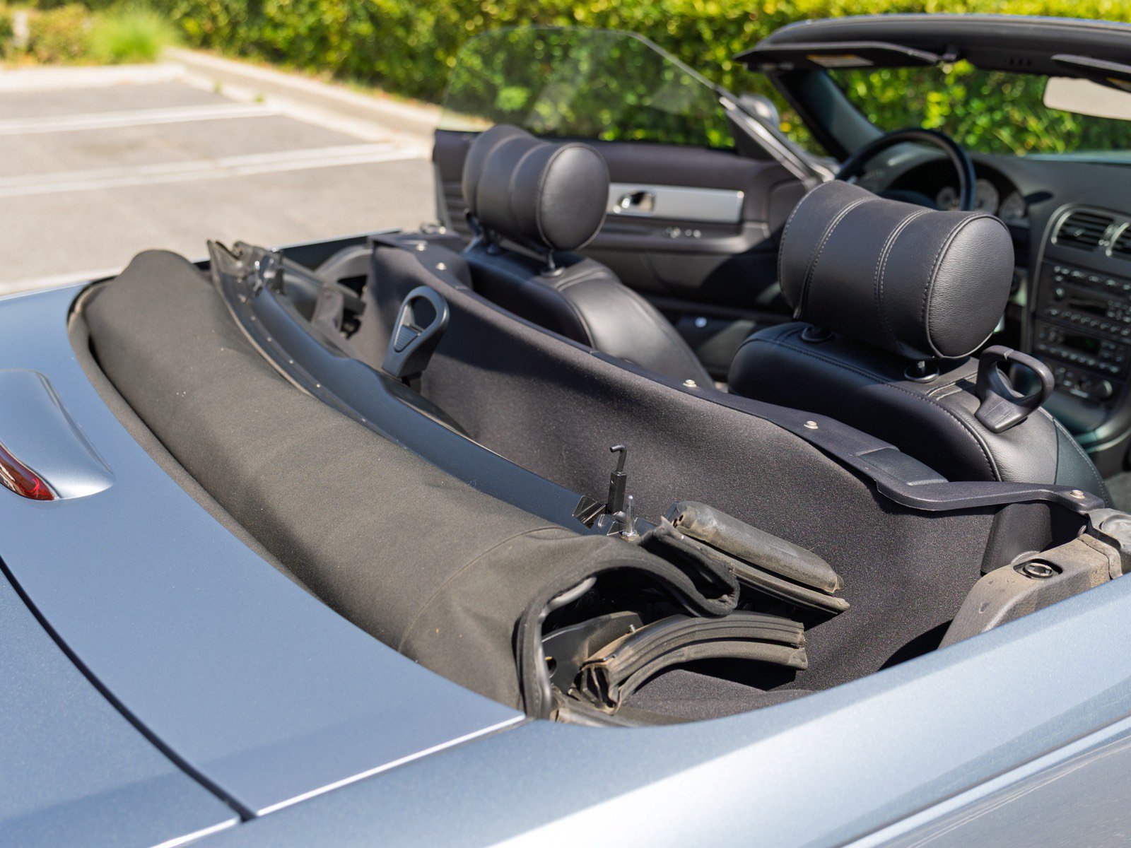 Used 2005 Ford Thunderbird RWD image 22