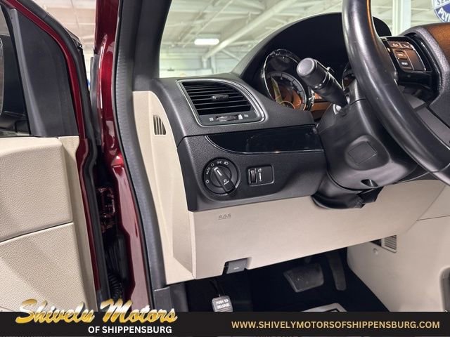 Used 2019 Dodge Grand Caravan SXT image 16