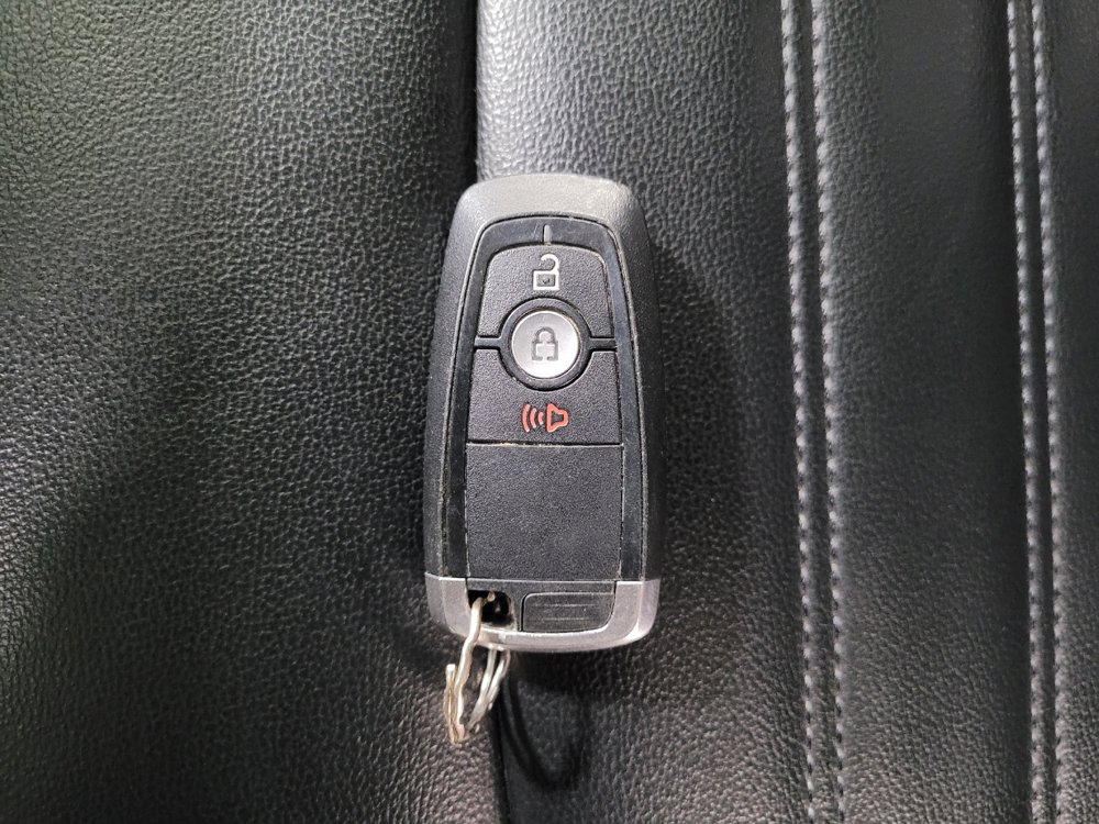 Used 2020 Ford Edge SEL AWD/4WD image 32