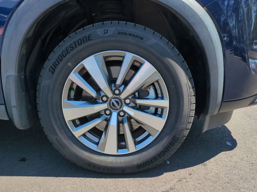 Used 2022 Nissan Pathfinder SL w/ Cargo Package image 11