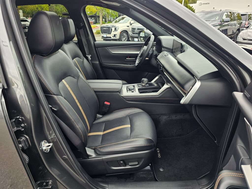 Certified 2025 MAZDA CX-90 Plug-In Hybrid w/ Premium Plus AWD/4WD image 31