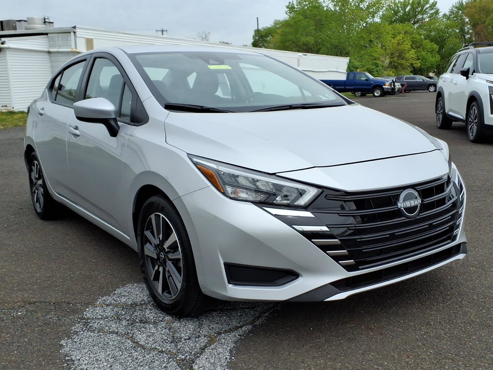 Certified 2025 Nissan Versa SV FWD image 1