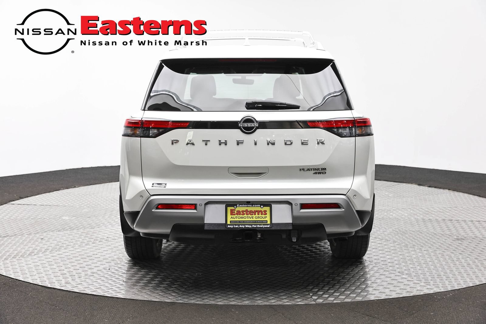 Used 2023 Nissan Pathfinder Platinum AWD/4WD image 6