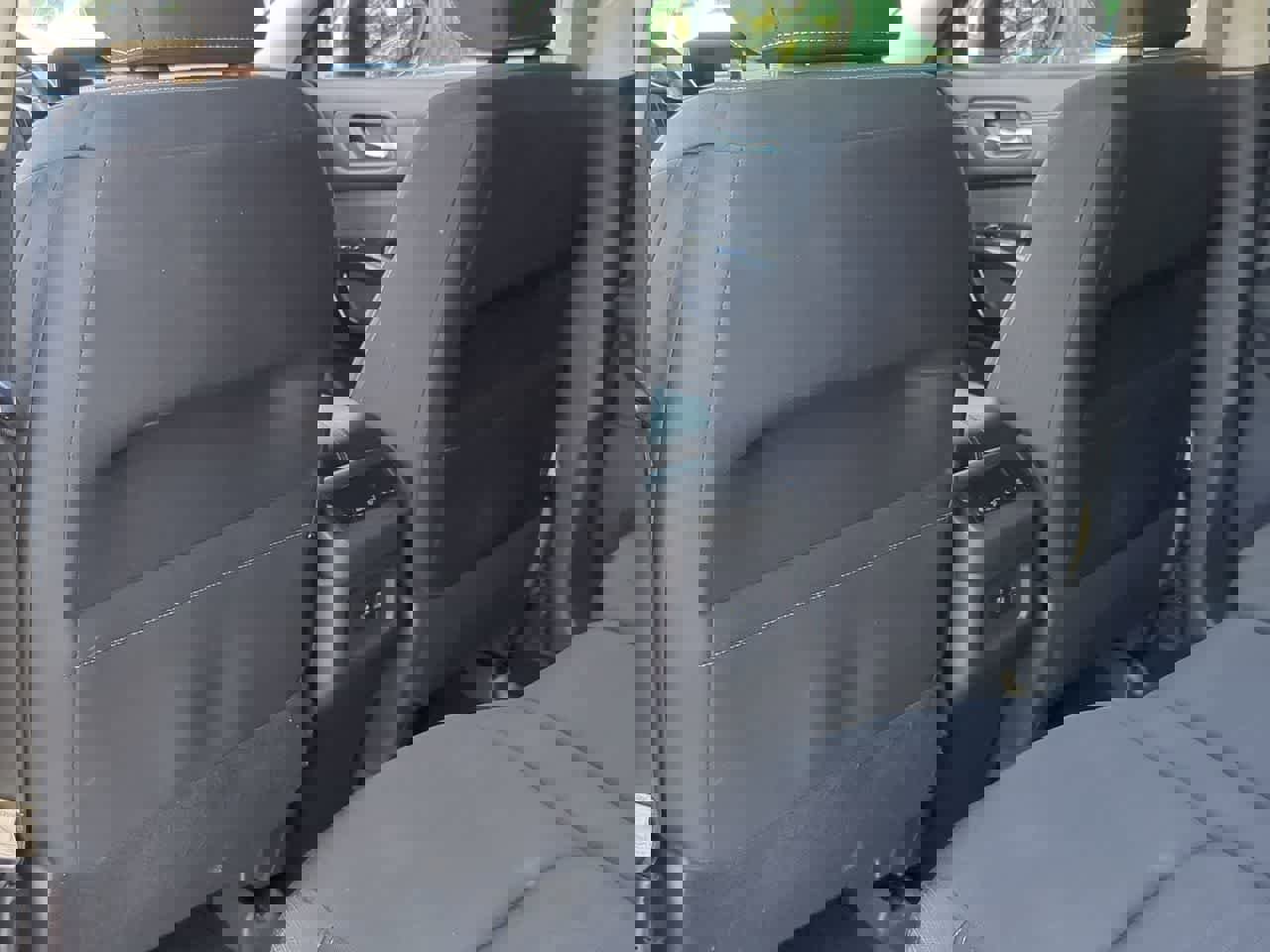 Used 2022 Nissan Pathfinder SV w/ SV Black Package image 18