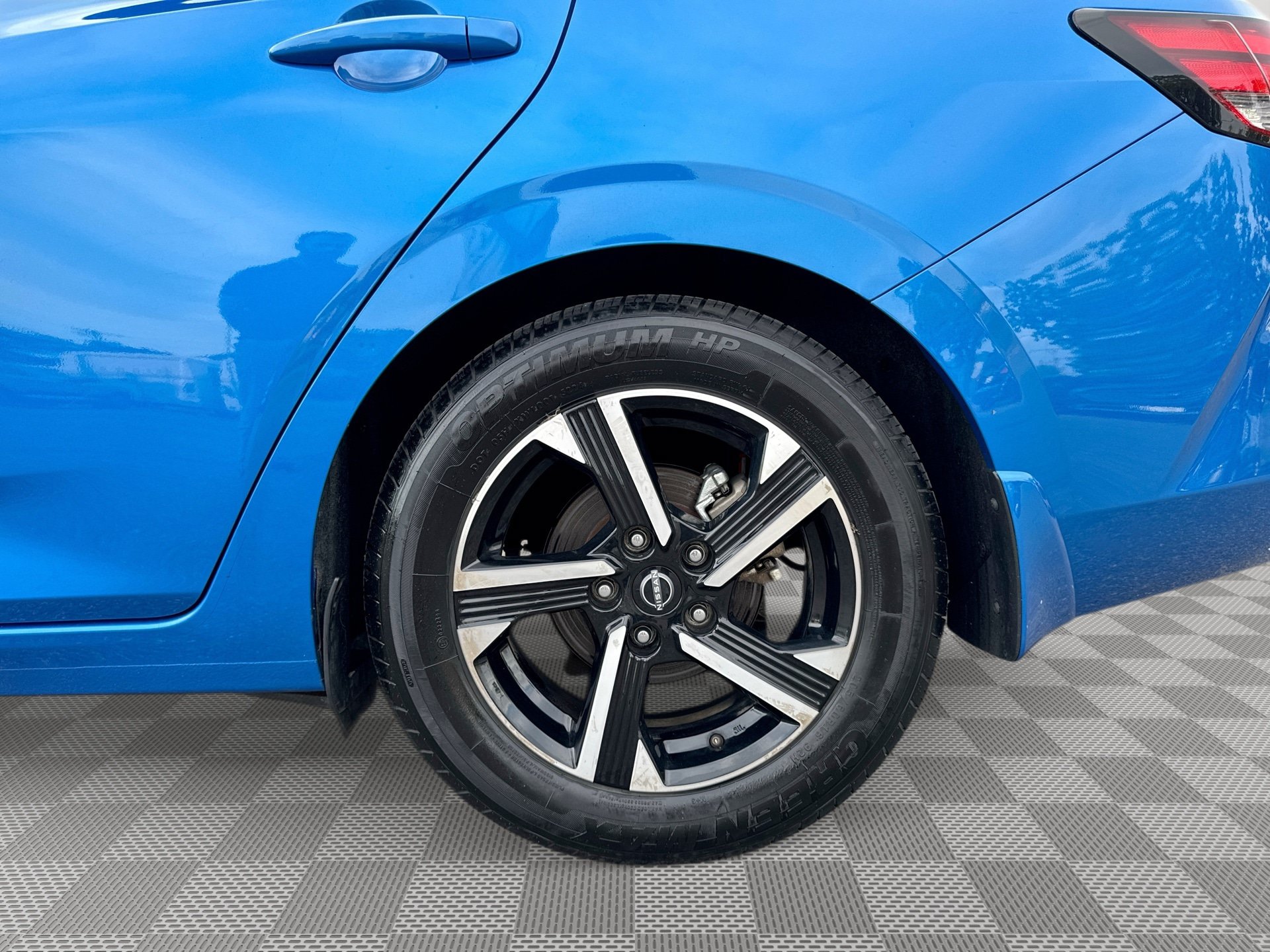 Used 2024 Nissan Sentra SV FWD image 28