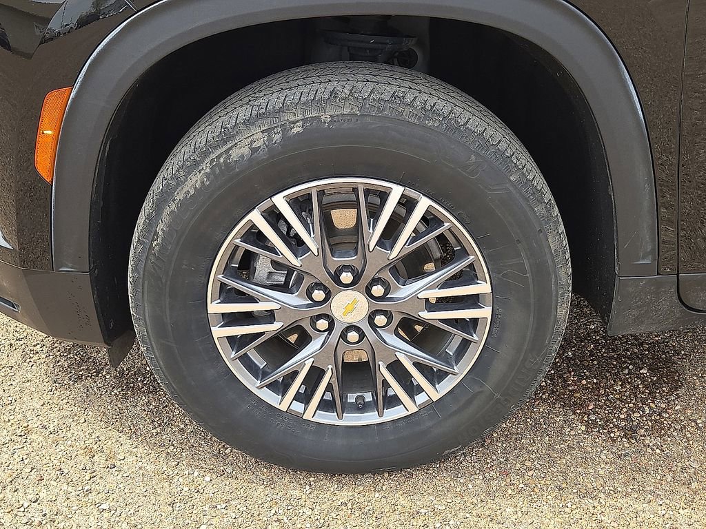Used 2025 Chevrolet Traverse LT image 10