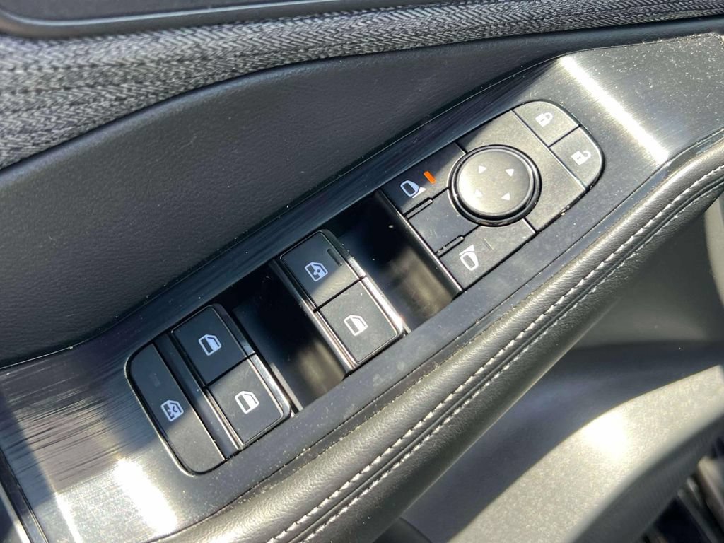 Used 2023 Nissan Rogue SV AWD/4WD image 17
