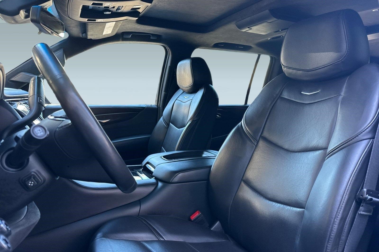 Used 2020 Cadillac Escalade ESV Platinum image 5