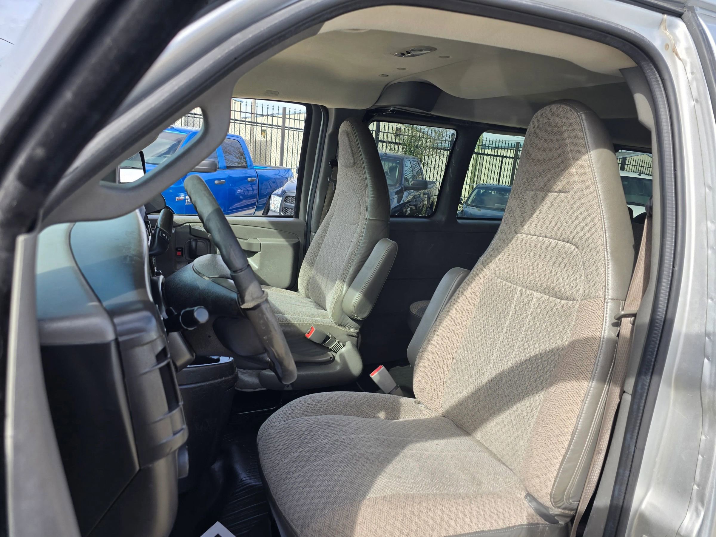 Used 2017 Chevrolet Express 2500 LS image 21