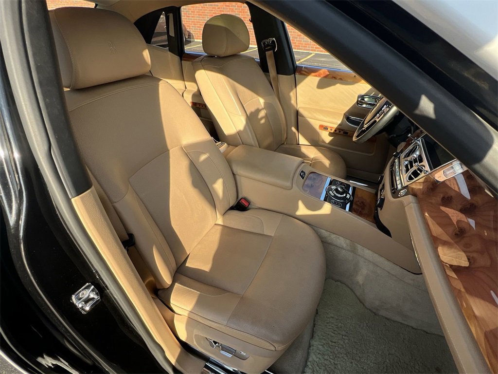 Used 2011 Rolls-Royce Ghost image 32