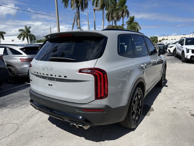 Used 2022 Kia Telluride SX w/ SX Prestige Package AWD/4WD image 3