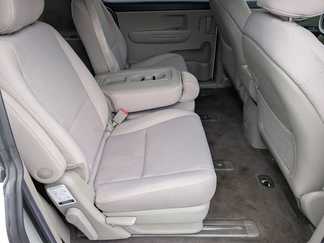 Used 2019 Kia Sedona LX image 28