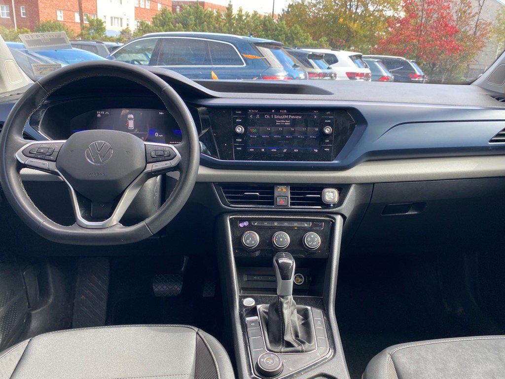 Certified 2023 Volkswagen Taos SE w/ Panoramic Sunroof Package image 10